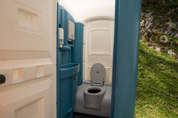 Best Portable restroom trailer rental  in Csar Chvez, TX